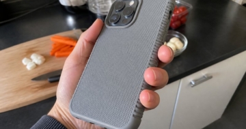 Große Handyhülle mit griffiger Rückseite
